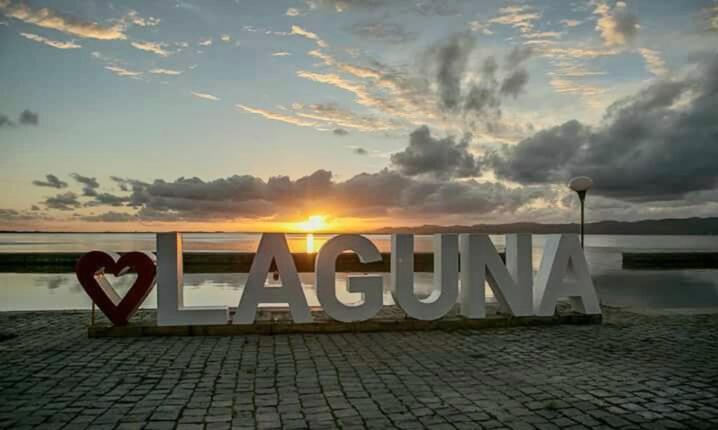 Ampla Cobertura Na Praia Do Mar Grosso Laguna Exterior foto
